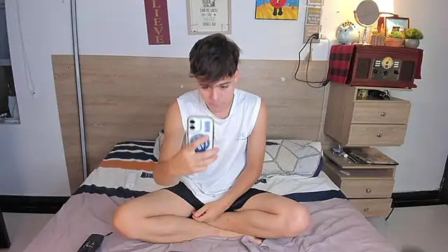 Snapshot of justinbiler chatting on 02/21/26, 01:46 justinbiler online show from 02/21/26, 01:46