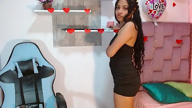 Snapshot of DAFNNEE_ROSS chatting on 02/25/25, 03:42 DAFNNEE ROSS online show from 02/25/25, 03:42