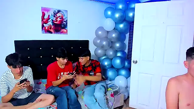 Snapshot of Alexander_and_Xiao chatting on 03/10/25, 09:07 Alexander and Xiao online show from 03/10/25, 09:07