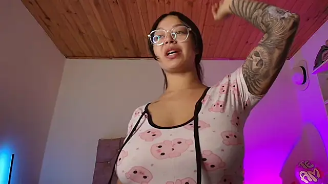 miaa saenz1 online show from 11/11/25, 03:34