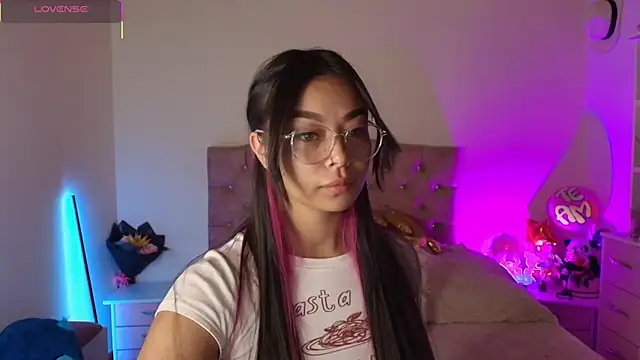 miaa saenz1 online show from 10/25/25, 05:06