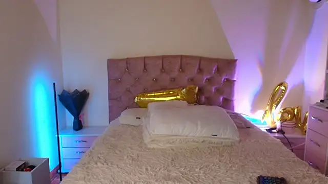 miaa saenz1 online show from 11/22/25, 02:43