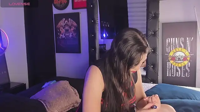 MADISSONLOVE  online show from 05/17/26, 02:44
