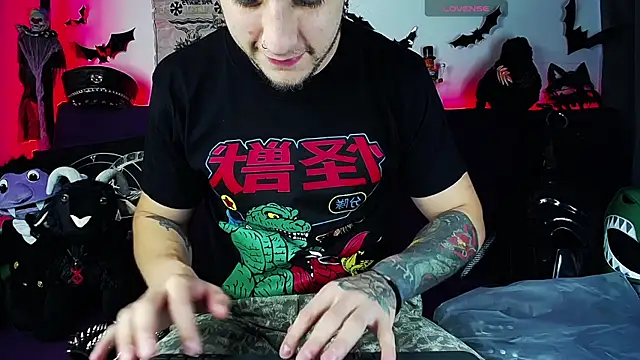 blckwolf 6 online show from 10/12/25, 03:35