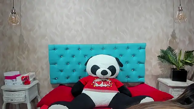 MadelineDoll online show from 11/23/25, 01:43