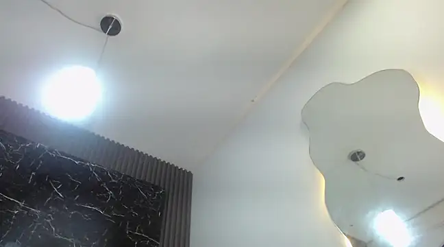 Snapshot of NalaRoy chatting on 01/04/25, 09:00 NalaRoy online show from 01/04/25, 09:00