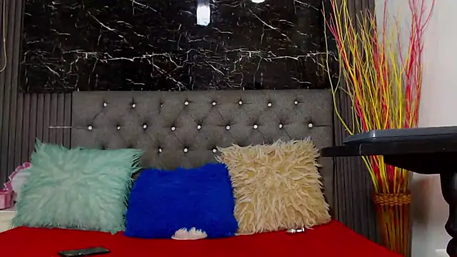 Snapshot of NalaRoy chatting on 01/25/25, 06:45 NalaRoy online show from 01/25/25, 06:45