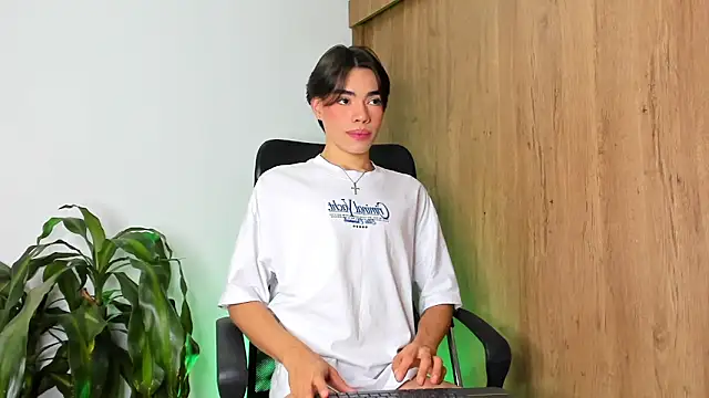 Julifoxx online show from 02/05/25, 10:11