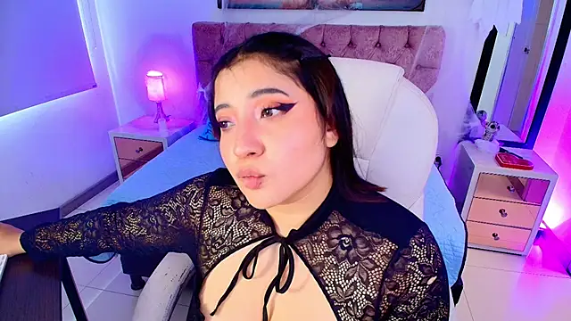 Emma monserrat online show from 10/27/25, 07:26