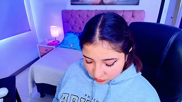 Emma monserrat online show from 11/13/25, 07:40