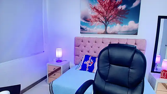 Emma monserrat online show from 02/09/26, 09:02