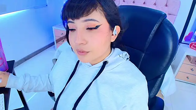 Emma monserrat online show from 03/20/26, 08:10