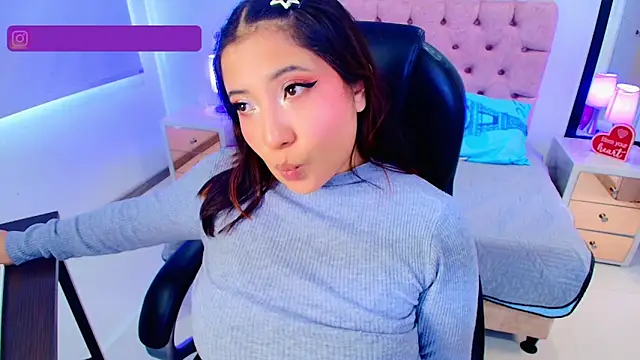 Emma monserrat online show from 01/07/26, 07:41