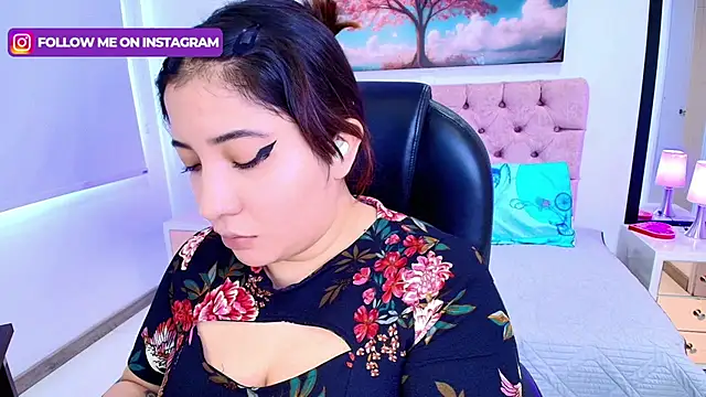 Emma monserrat online show from 12/02/25, 07:37