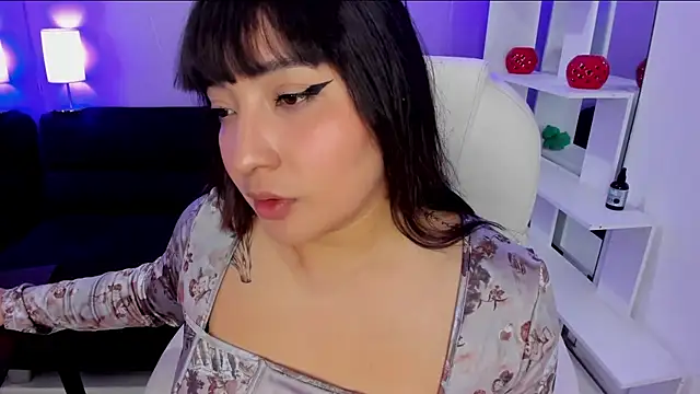 Emma monserrat online show from 05/25/26, 11:20