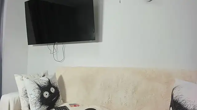 Emma Jnes online show from 02/25/25, 09:48