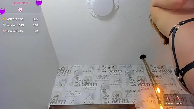 Snapshot of LUCYAMARS1 chatting on 10/18/25, 03:58 LUCYAMARS1 online show from 10/18/25, 03:58