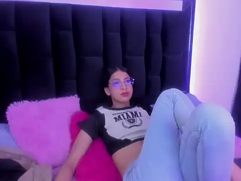 Snapshot of Im_saturno chatting on 09/27/25, 05:08 Im saturno online show from 09/27/25, 05:08
