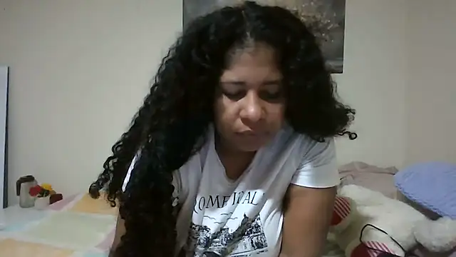 Snapshot of Ivon-09 chatting on 06/02/26, 11:43 Ivon-09 online show from 06/02/26, 11:43