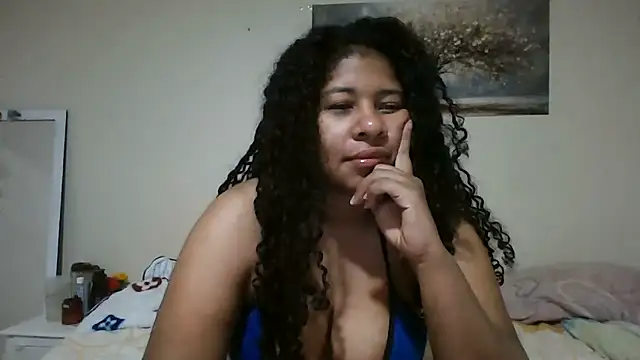Snapshot of Ivon-09 chatting on 06/17/26, 12:04 Ivon-09 online show from 06/17/26, 12:04