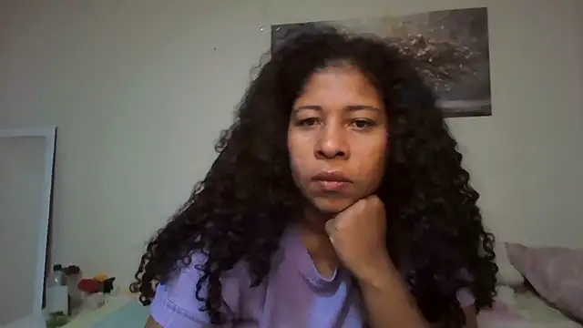 Snapshot of Ivon-09 chatting on 06/12/26, 12:14 Ivon-09 online show from 06/12/26, 12:14