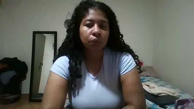 Snapshot of Ivon-09 chatting on 04/29/26, 01:04 Ivon-09 online show from 04/29/26, 01:04