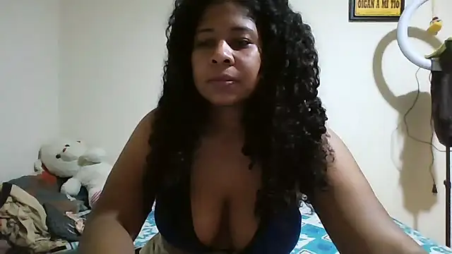 Snapshot of Ivon-09 chatting on 04/18/26, 01:13 Ivon-09 online show from 04/18/26, 01:13