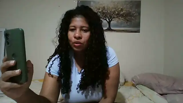 Snapshot of Ivon-09 chatting on 06/16/26, 12:27 Ivon-09 online show from 06/16/26, 12:27