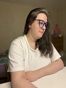 Snapshot of hungry1bunny chatting on 02/13/26, 08:53 hungry1bunny online show from 02/13/26, 08:53