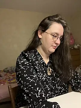 Snapshot of hungry1bunny chatting on 02/07/26, 06:38 hungry1bunny online show from 02/07/26, 06:38