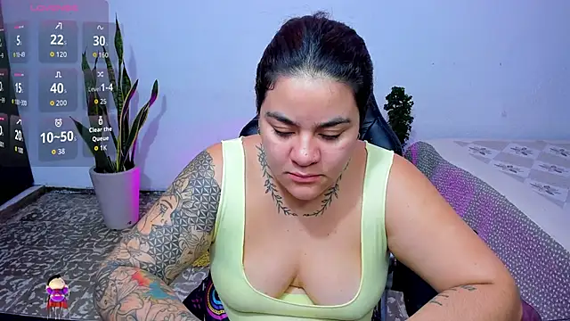 Sharon hils online show from 05/06/26, 02:21