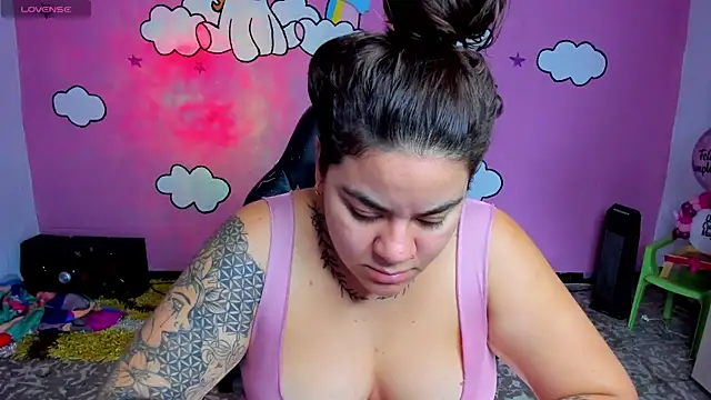 Sharon hils online show from 04/16/26, 01:12