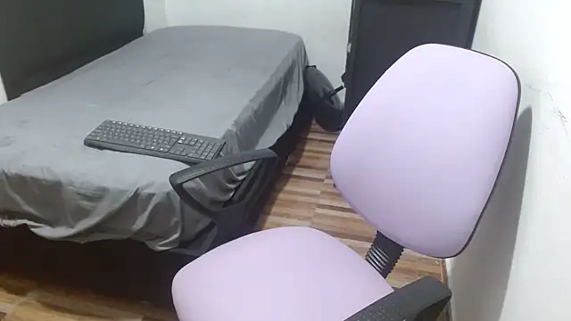 charlotte slut online show from 07/16/26, 09:34