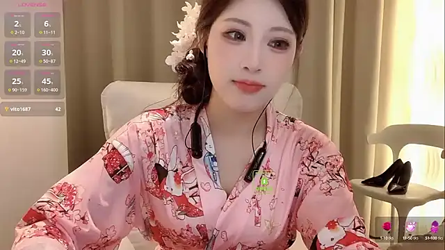 Snapshot of zhuzhu-520- chatting on 10/06/25, 04:30 zhuzhu-520- online show from 10/06/25, 04:30