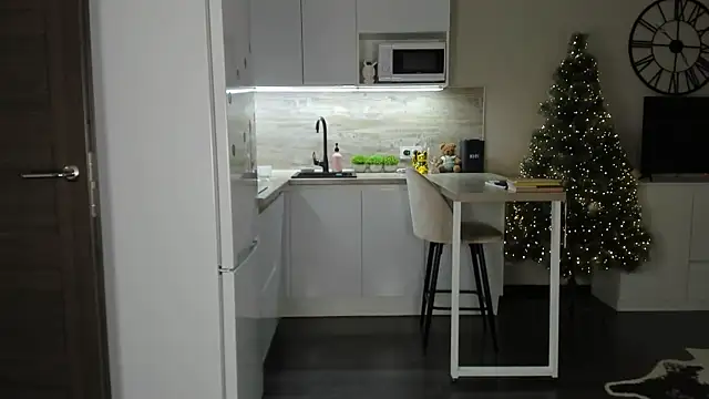 Snapshot of nilliluv chatting on 01/14/26, 04:10 nilliluv online show from 01/14/26, 04:10