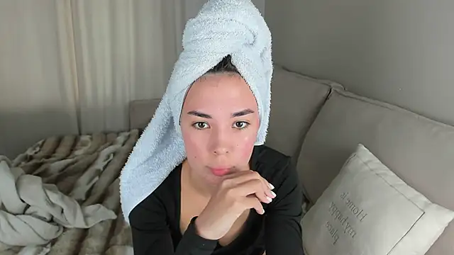 nilliluv online show from 04/15/26, 05:35