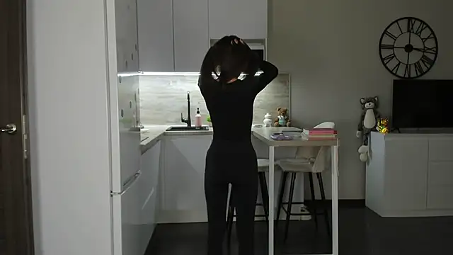Snapshot of nilliluv chatting on 10/19/25, 03:48 nilliluv online show from 10/19/25, 03:48