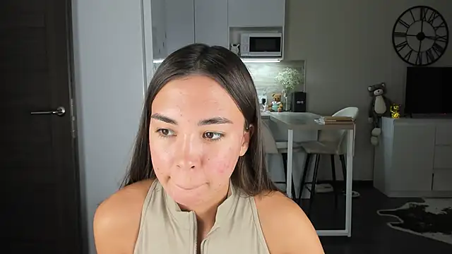 Snapshot of nilliluv chatting on 10/31/25, 10:05 nilliluv online show from 10/31/25, 10:05