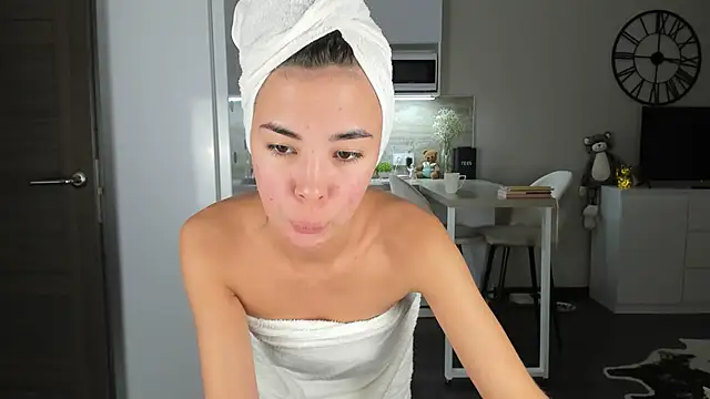 Snapshot of nilliluv chatting on 11/01/25, 08:36 nilliluv online show from 11/01/25, 08:36