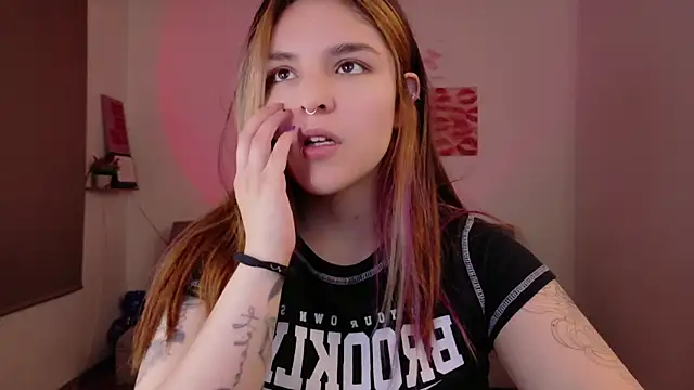 Mariangeel online show from 10/27/25, 11:05