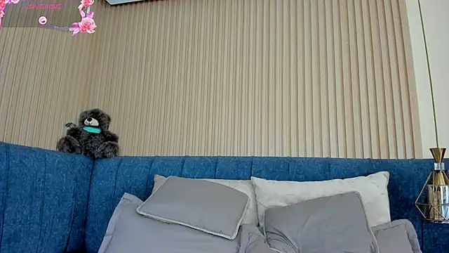 kathecute   online show from 04/23/26, 01:45