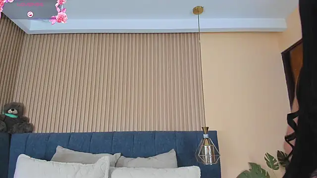 Snapshot of kathecute__ chatting on 11/13/25, 01:42 kathecute online show from 11/13/25, 01:42