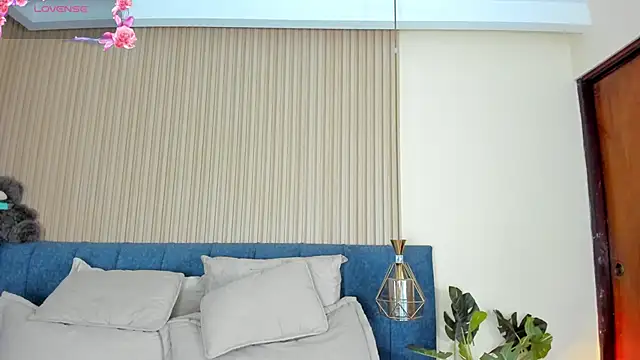 kathecute   online show from 05/09/26, 01:42