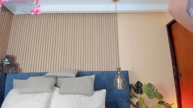 kathecute   online show from 04/02/26, 01:46