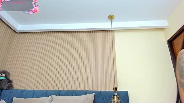 kathecute   online show from 05/19/26, 01:43