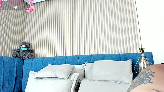 kathecute   online show from 04/07/26, 01:40