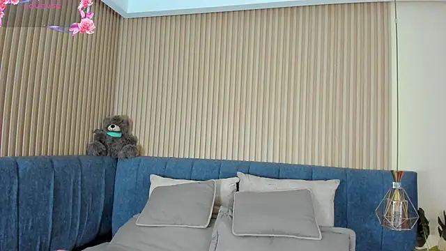 kathecute   online show from 04/24/26, 01:40