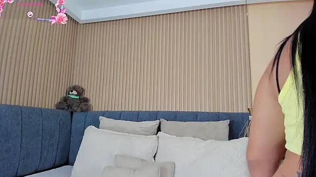 Snapshot of kathecute__ chatting on 11/22/25, 01:37 kathecute online show from 11/22/25, 01:37