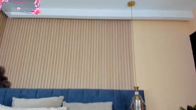 Snapshot of kathecute__ chatting on 11/14/25, 01:42 kathecute online show from 11/14/25, 01:42