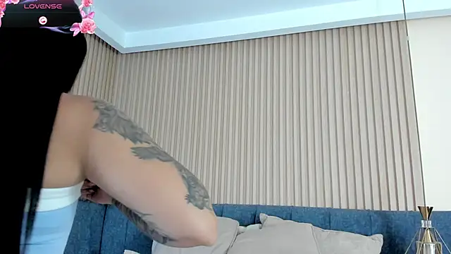 kathecute   online show from 04/11/26, 01:46